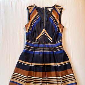 Dressbarn Knee Length Dress V-Neck Size6